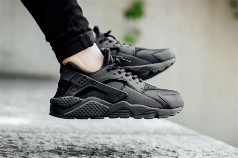 nike hurache black|nike huarache black review.